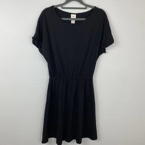 H&M, Black short sleeve dress. Size M.